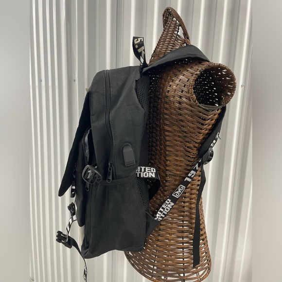 Fortnite Game Fortress Luminous Oxford Backpack - Picture 8 of 16